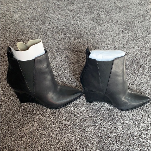 Shoes - Picture 3 of 7